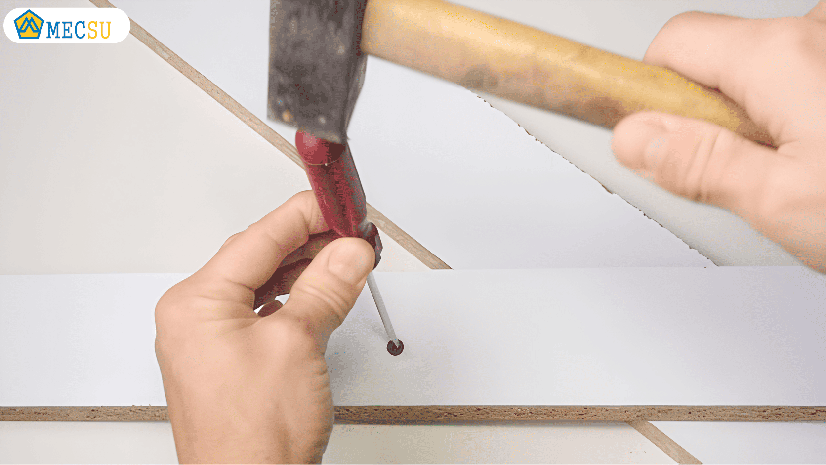 Ứng dụng tua vít đóng trong vặn tháo vít